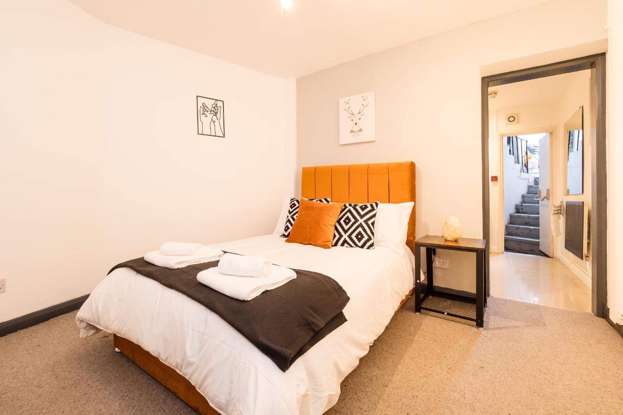 Spacious 6 Ensuite Bedroom House In Central ลอนดอน ภายนอก รูปภาพ