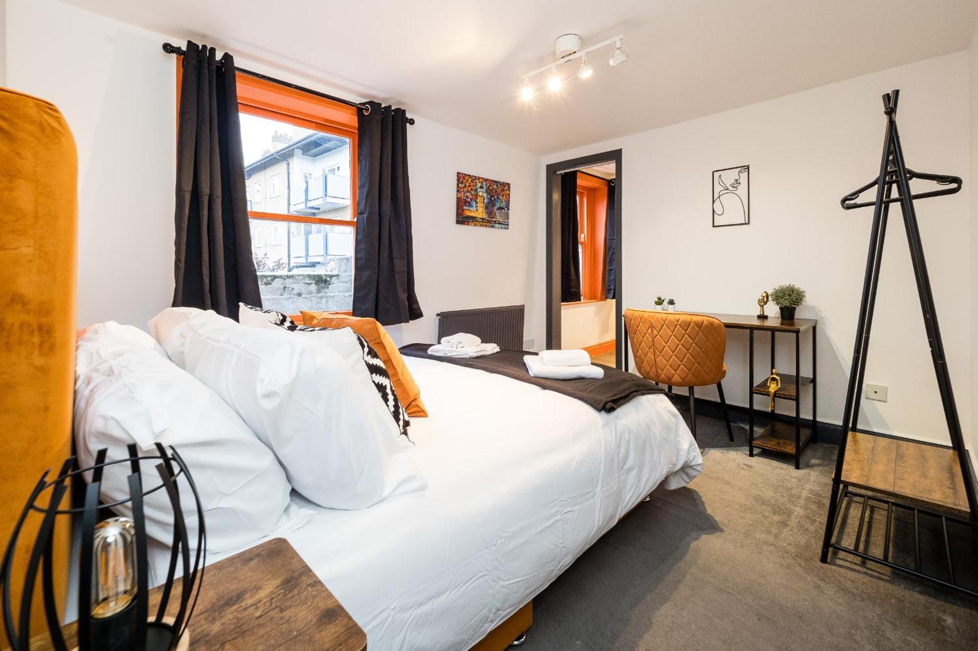 Spacious 6 Ensuite Bedroom House In Central ลอนดอน ภายนอก รูปภาพ