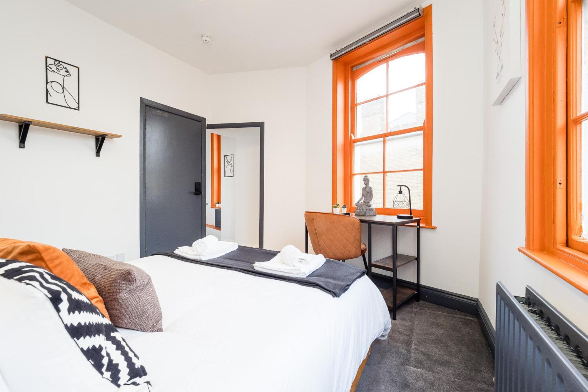 Spacious 6 Ensuite Bedroom House In Central ลอนดอน ภายนอก รูปภาพ