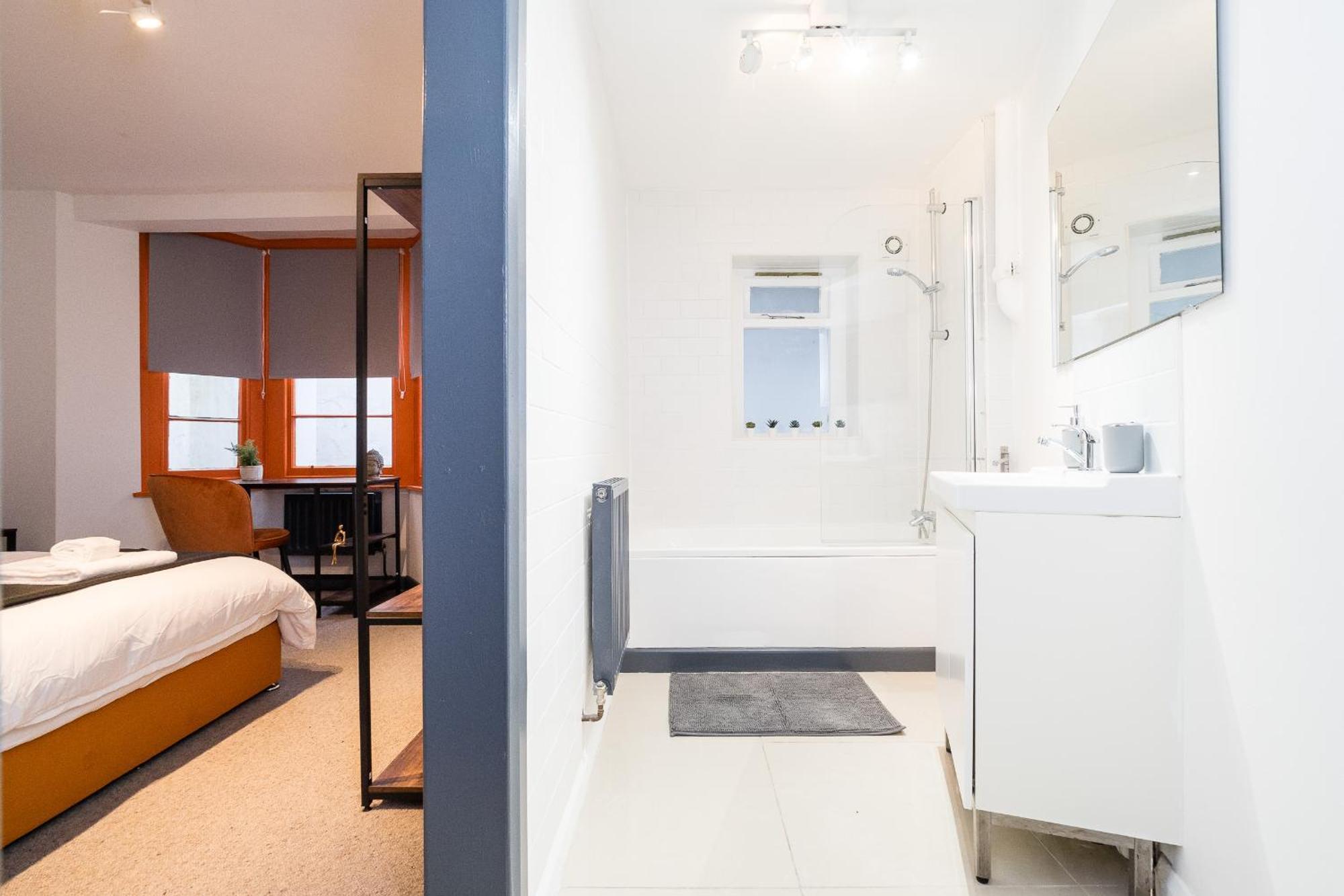 Spacious 6 Ensuite Bedroom House In Central ลอนดอน ภายนอก รูปภาพ