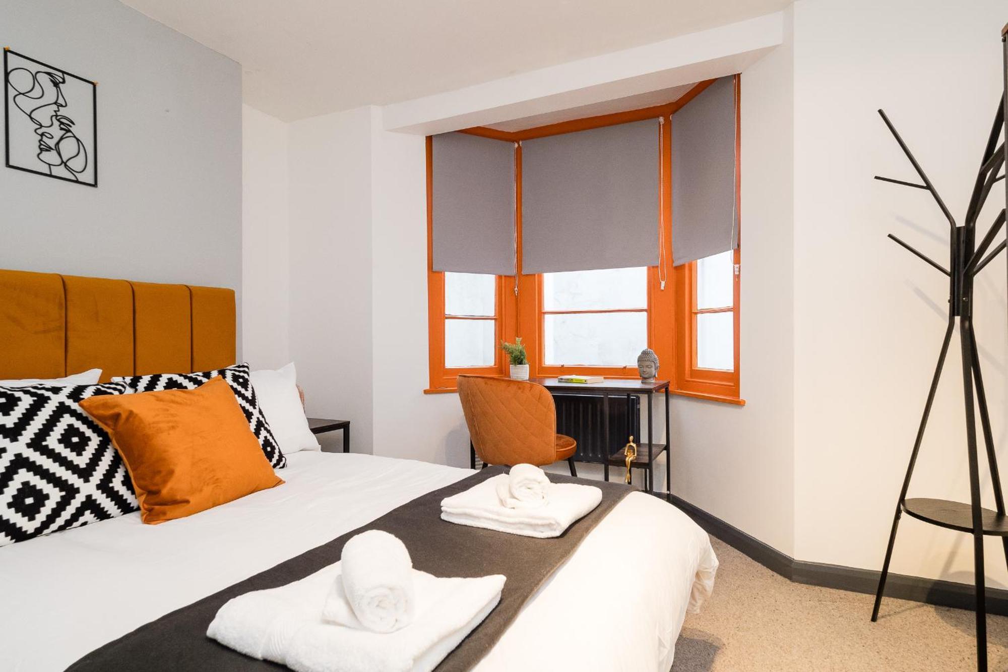 Spacious 6 Ensuite Bedroom House In Central ลอนดอน ภายนอก รูปภาพ